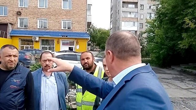 Глава Ачинска Игорь Титенков отдал распоряжение о прекращении строительства торгового ряда