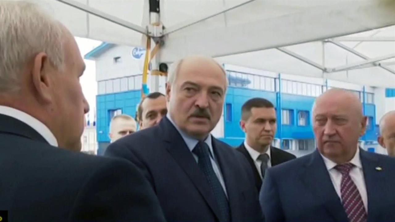 Евросоюз грозит Минску санкциями, а Александр Лукашенко обещает ответить