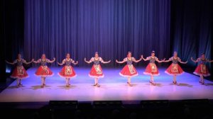 "Венгерский танец с кувшинами"