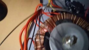 Зарядное устройство MAXINTER PLUS 15 CT (Universal), индикатор горит, но не заряжает.