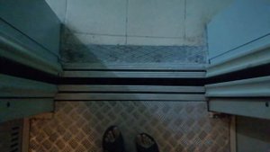 Грузопассажирский лифт КМЗ 2007 года выпуска. V=1м/с. Q=630кг.