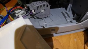 Посудомойка не включается. Bosch SPV58M50RU. Работает насос. Вода в поддоне. Возможные причины течи