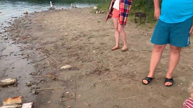 ?ДРУЗЬЯ В ЯНТАРНОМ, ДУБЛЬ ДВА. КУПАЕМСЯ, ГУЛЯЕМ, ВКУСНО КУШАЕМ ? смотреть онлайн