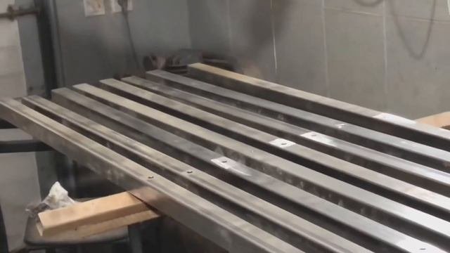 Надёжный металлический стеллаж
