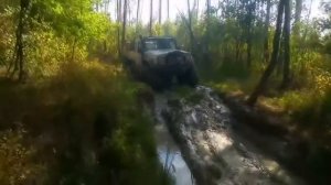 На Тракторных колёсах NISSAN PATROL vs УАЗ в глубокой Грязи. Портальные мосты