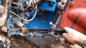 Осенняя пахота огорода с плугом Kverneland и настроика его.