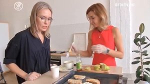 Брускетта с сыром Дорблю и запеченной грушей