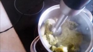 Суп -пюре из брокколи и цветной капусты)