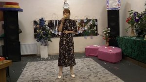 Песня "Замело дорогу снегом" поет Александра Чуклинова