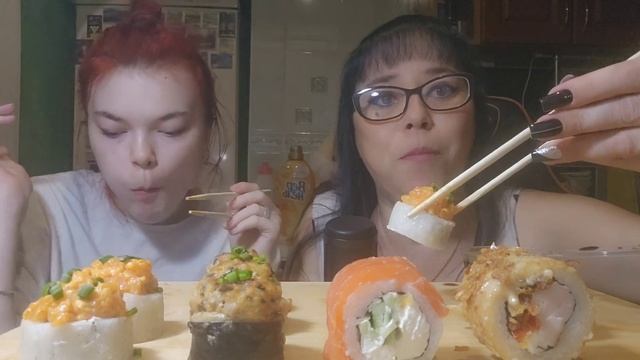 Мукбанг | Суши,роллы и десертик | Обжор Асмр смотреть онлайн