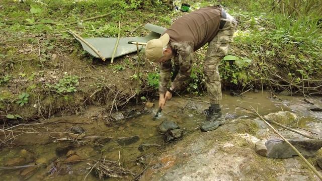 Cooking Chicken with Water Wheel. Relaxing Forest Camp by the Stream. Hammock Shelter. Awning Tent смотреть онлайн