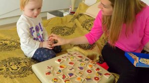 Влог с Мамой) Развиваем ребенка играя  Видео для детей