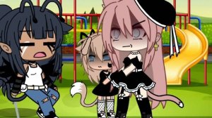 яже мать и детская площадка