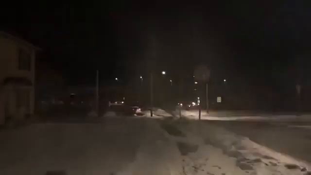 БЕШЕНЫЕ СВЕТОФОРЫ НА УЛИЦЕ ВЯЗОВ (подсветка как в фильмах ужасов) смотреть онлайн