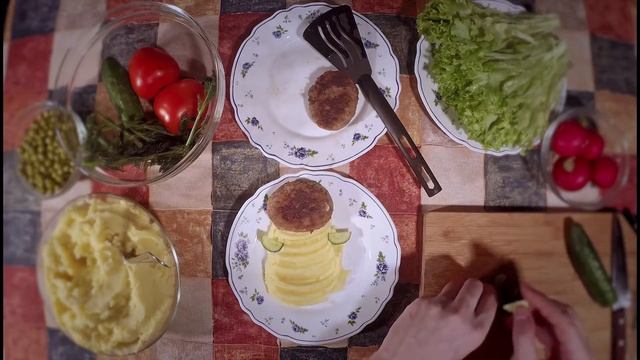 Украшаем еду для детей. Картофельное пюре - сова смотреть онлайн