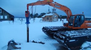 Вибропогружатель ВГ 06.42 (ОЗСМ). Погружение деревянных свай.