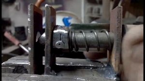 Самодельный замок на капот ЛУАЗа