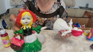Окрашивание ватных игрушек. Красная шапочка.
