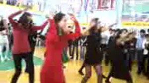 танец уака уака