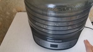 Моя сушилка для овощей и фруктов Redmond RFD 0172, отзыв спустя полтора года использования.