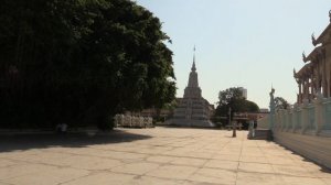 ПНОМ ПЕНЬ. МНОГОСТВОЛЬНОЕ ДЕРЕВО БАНЬЯН (Phnom Penh. Вanyan. Royal-palace. Cambodia)