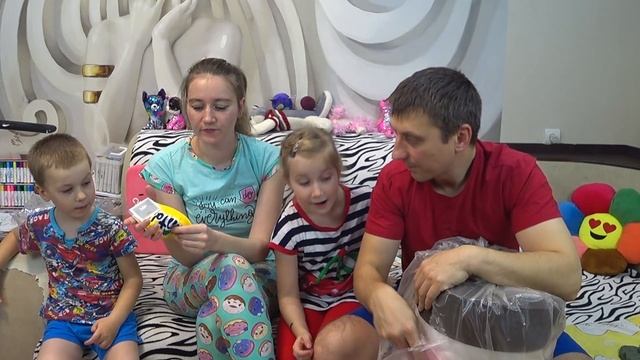 РАСПАКОВКА ОГРОМНОЙ ПОСЫЛКИ ОТ ЛЮБИМОГО ВАСИЛЬКА. UNPACKING A PARCEL FROM YOUR FAVORITE CORNFLOWER смотреть онлайн