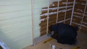 Установка ламината на деревянную стену