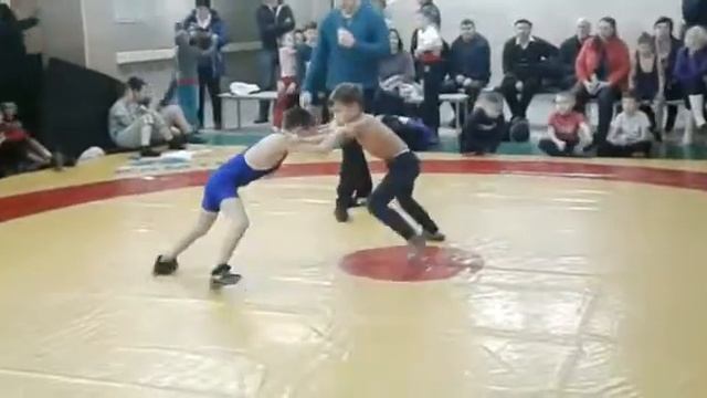 Вольная борьба схватка за первый места смотреть онлайн