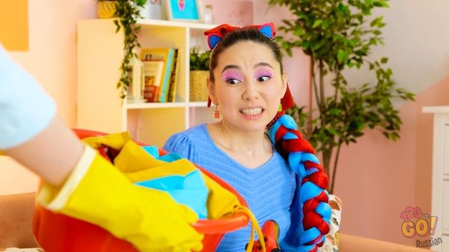 КОРОТКИЕ ВОЛОСЫ VS ДЛИННЫЕ ВОЛОСЫ || Безумные девичьи проблемы | Трудности с волосами от 123 GO! смотреть онлайн