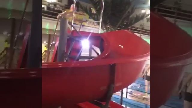 Аквапарк ПЛАЗА ??? смотреть онлайн