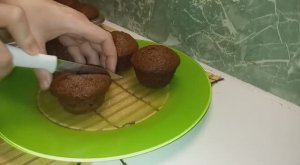 Шоколадно - клубничные кексы.Вкусный и простой рецепт домашних кексов. (720p).mp4