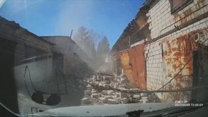 09.04.2023 Обрушение стены гаражей в в ГСК за автосалоном «Победа». Ижевск.