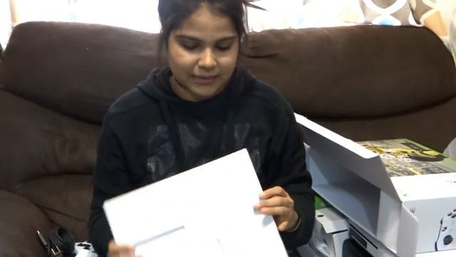 XBOX ONE S + Fifa 2017 Unboxing en Español смотреть онлайн