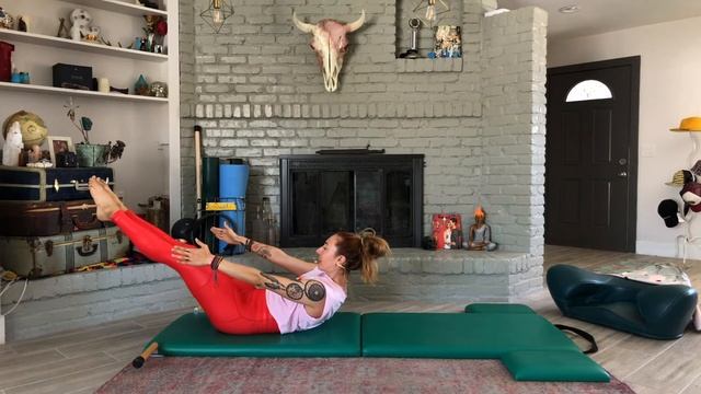 1 Min Pilates Workout on the Mat | Online Pilates Classes