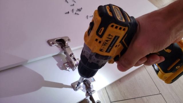 Dewalt dcd701 плохо реагирует кнопка 2