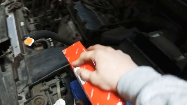 Как заменить воздушный фильтр на Mitsubishi Lancer 9 смотреть онлайн