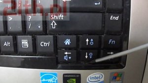 How to replace or remove keyboard in laptop Samsung r510