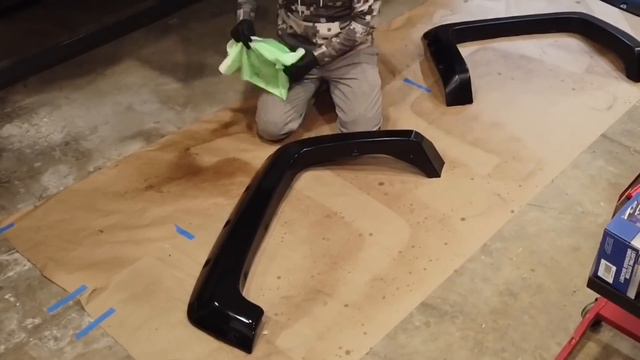 (Part-1) 2017 Silverado Z71-Painting and Installing Fenders Flares - Rough with Military Color Bolt смотреть онлайн
