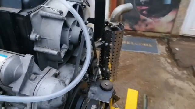 Двигатель Lamborghini на мини погрузчике смотреть онлайн