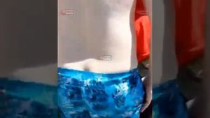 В Сочи спасатели откачали девочку, которую накрыло волной в море 03.07.19