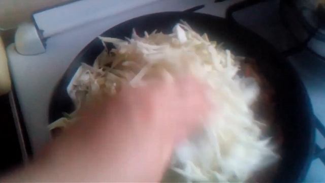 Тушеная капуста с щековиной . Braised cabbage with brisket смотреть онлайн