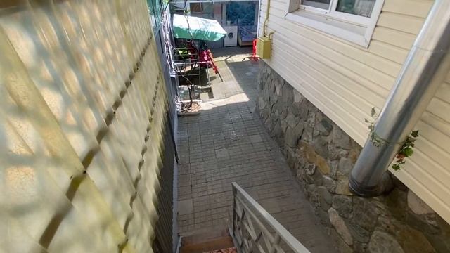 Дом 3 комнаты двор качели от 2200 ₽ сутки - 900м до моря смотреть онлайн