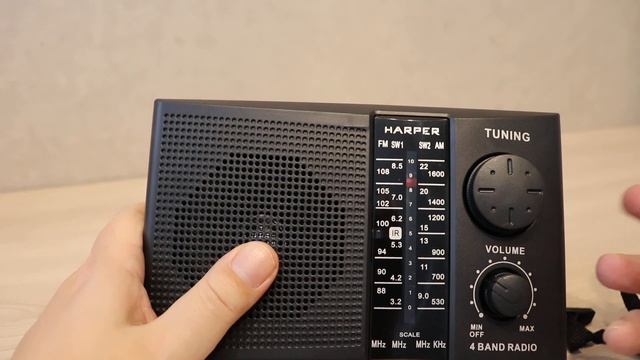 Распаковал радиоприемник Harper HDRS-288. Четыре диапазона и еще mp3-плеер смотреть онлайн