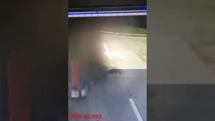 ВодЯтел чиркнул зажигалкой когда заправлял автомобиль