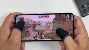 iPhone 14 Plus vs Galaxy S22 Ultra PUBG TEST - 14 Plus is KILLING it!