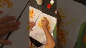 Рисуем осеннее дерево ватными палочками с ребёнком