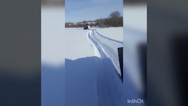Небольшие покатушки на самодельных снегоходах. смотреть онлайн
