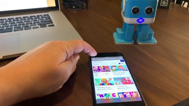 Cubee - Emo's Older Brother (To Be Or Not To Be? ...That Is The Question) смотреть онлайн