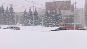Уфимский трамвай троллейбус. Сильный снегопад ветер ураган уфа 15 января 2022.