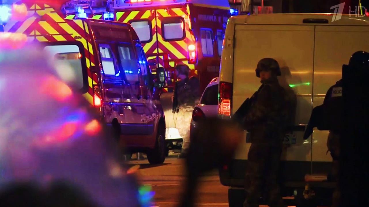 Новости 1 канал сегодня теракт. Теракт в Париже возле кафе.